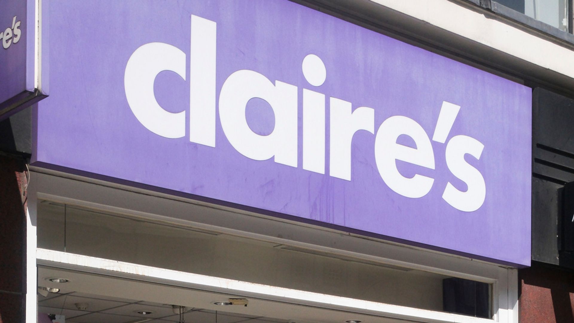 Dragon’s Den judge Suleyman swoops with rescue bid for Claire’s