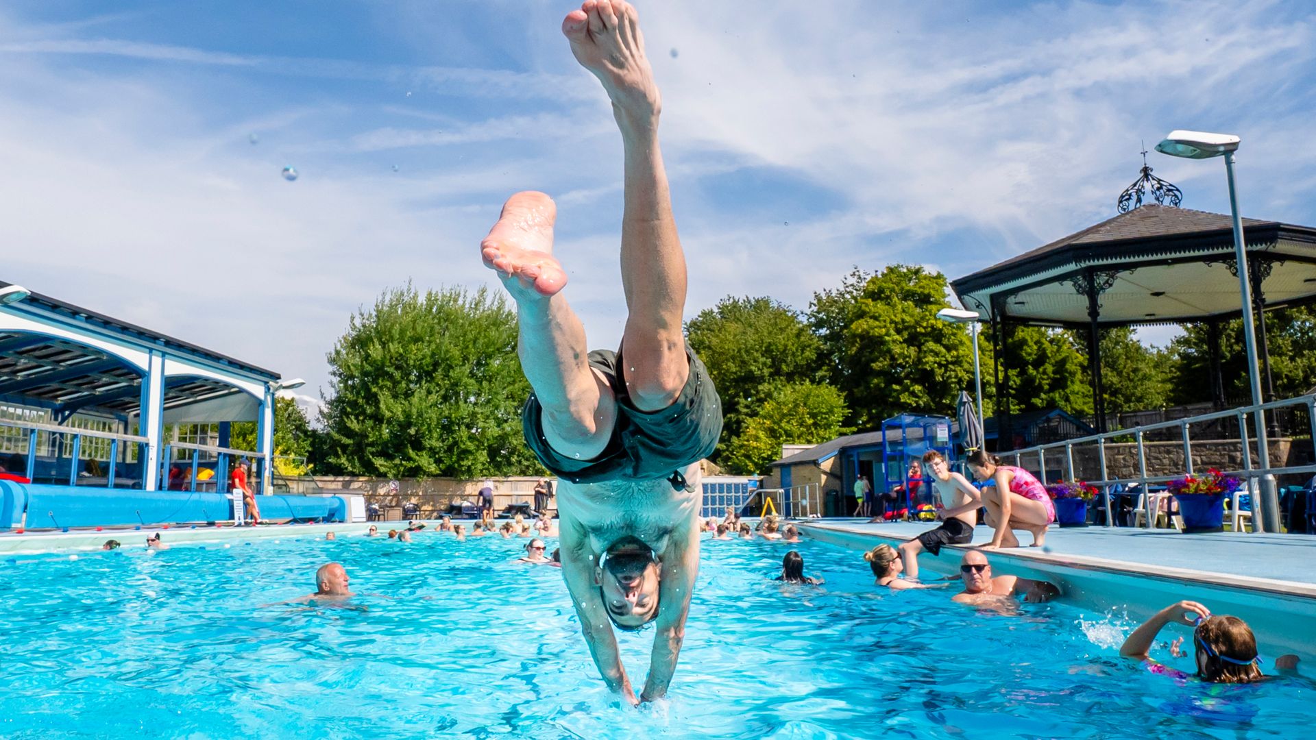 How heatwaves affect your health - and the top things to avoid