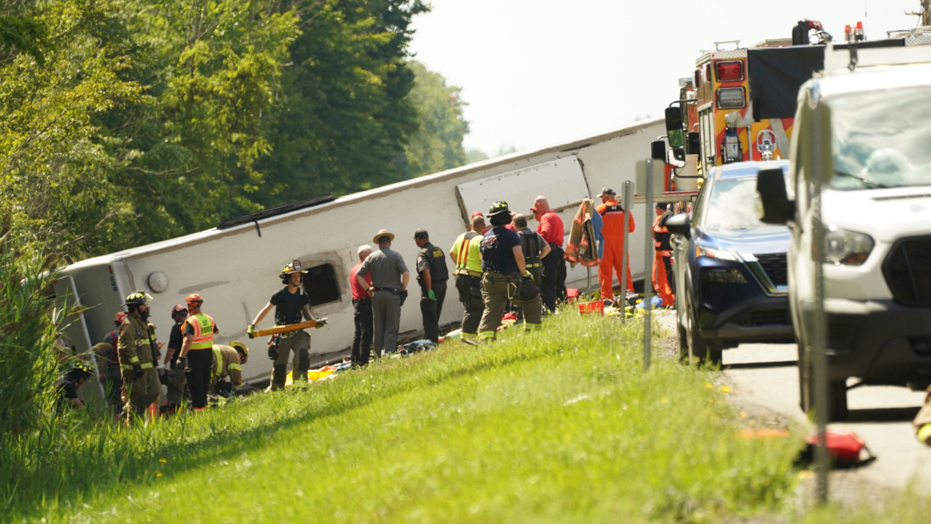 Five killed after tour bus returning from Niagara Falls crashes