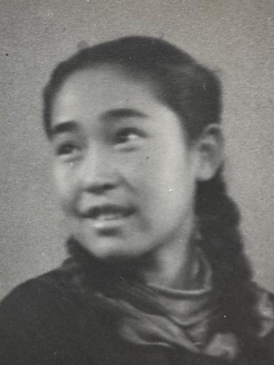Tomoko savaştan sonra resmedildi 