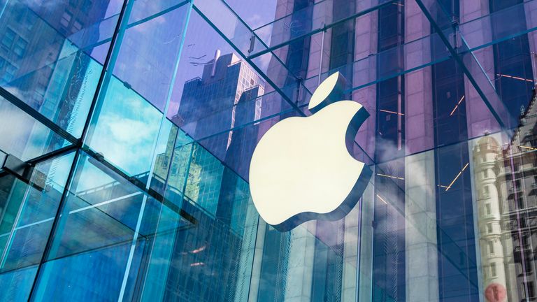 Apple’s AI chief steps down as firm falls behind in tech race