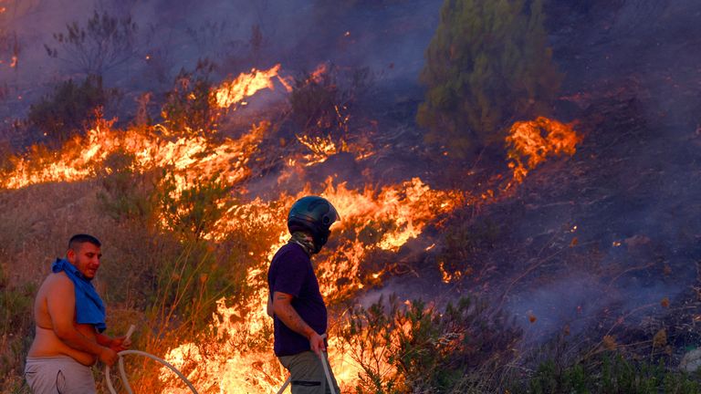  Reuters
