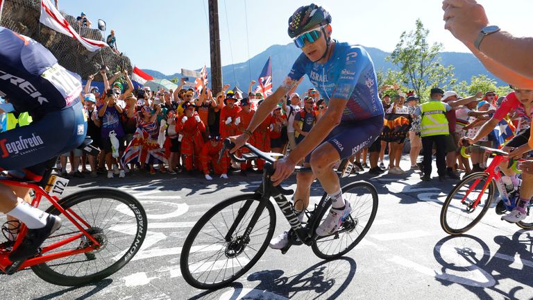 Chris Froome w akcji podczas Tour de France 2022. Pic: Gonzalo Fuentes/Reuters