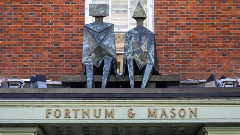 Eats cheap: The Guru of the Pastry of Fortnum and Mason reveals the dessert of the supermarkets he loves | Money news

 Aitrend
