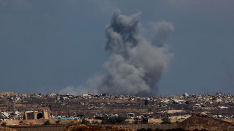 Smoke rises following an explosion in Gaza, as seen from Israel, August 5, 2025. REUTERS/Amir Cohen BEST QUALITY AVAILABLE