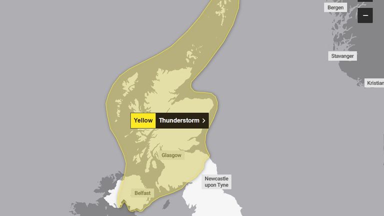 Żółte ostrzeżenie pogodowe dla burzy obejmuje większość Szkocji i Irlandii Północnej do 22:00 w czwartek. Zdjęcie: Met Office
