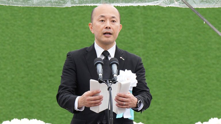 Burmistrz Nagasaki Shiro Suzuki wygłasza przemówienie w Peace Park w sobotę. PIC: AP
