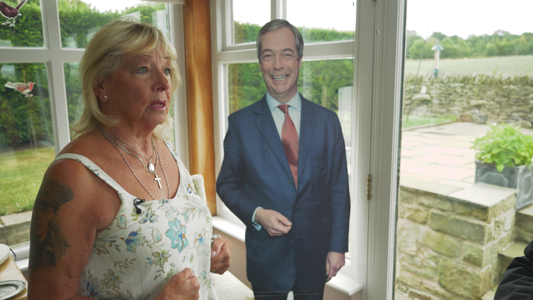 Dinah says Nigel Farage 'says what I believe'