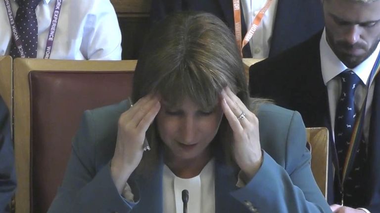 https://e3.365dm.com/25/08/768x432/skynews-rachel-reeves-politics_6983775.jpg?20250805223306