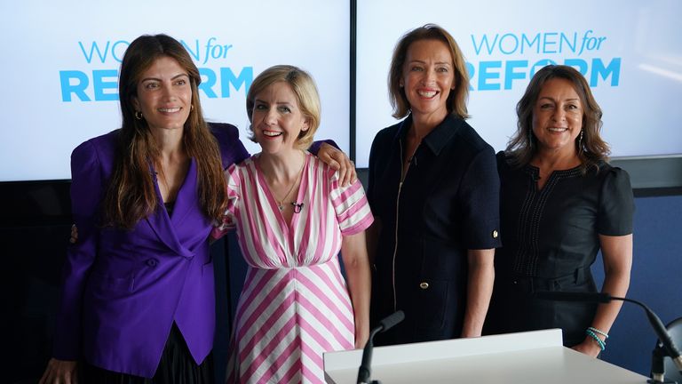 Dame Andrea e la signora Pochin sono state raggiunte dalla consigliera Leila Cunningham e dal leader del consiglio della contea del Kent, Linden Kemkaran, all'evento di Londra. Foto: PA