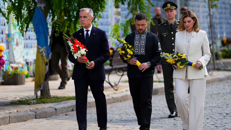 Trump, Pope Leo and Xi Jinping congratulate Ukraine on Independence Day | War latest
