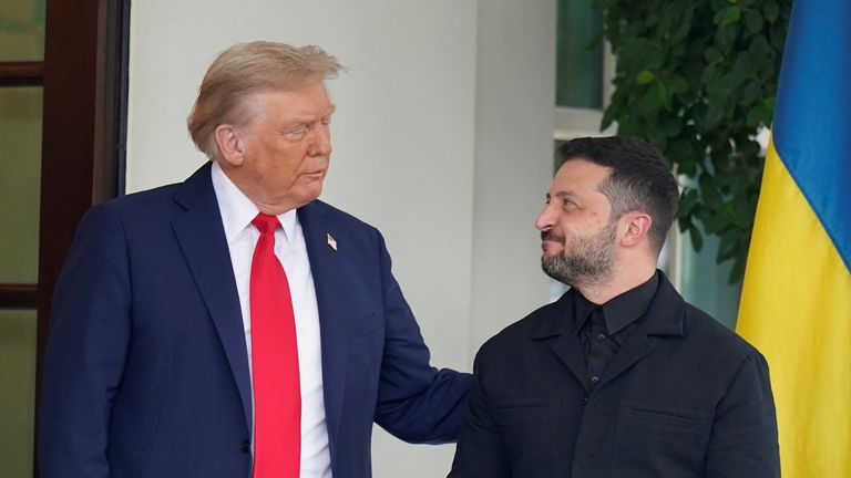 Donald Trump wita Volodymyr Zelenskyy w Białym Domu. Zdjęcie: Reuters