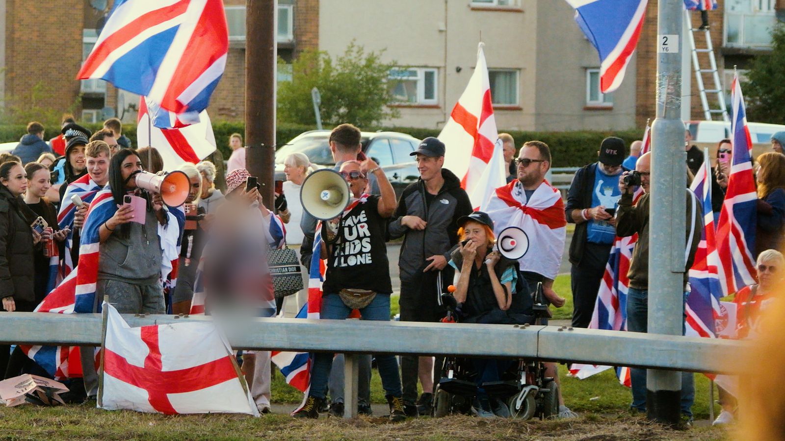 Counter-protesters explain why they're opposing demonstrations outside asylum hotels