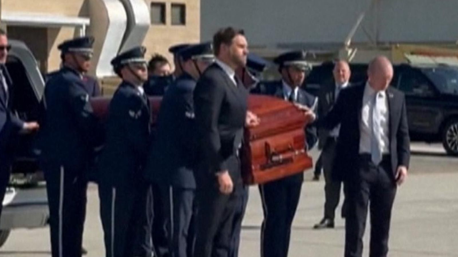 The coffin containing Charlie Kirk back to his home state of Arizona was  carried from the plane by the JD Vance and others.