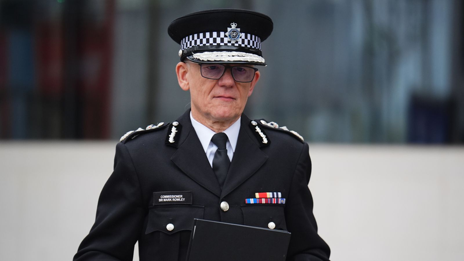 Met Chief Apologises for 