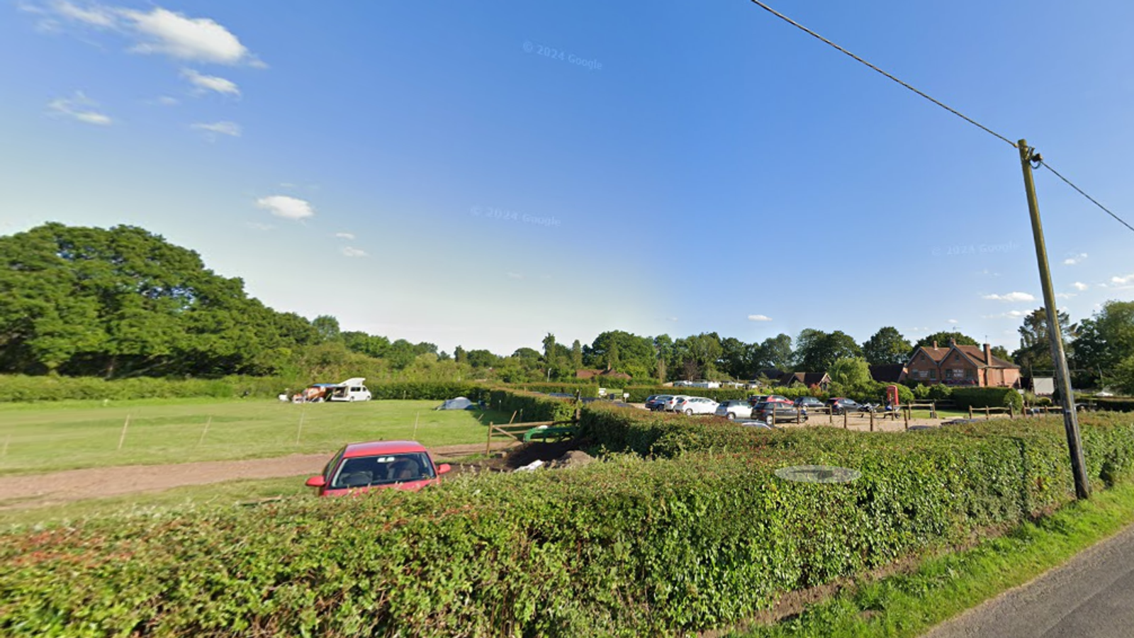 Man dies after falling from hot air balloon in West Sussex