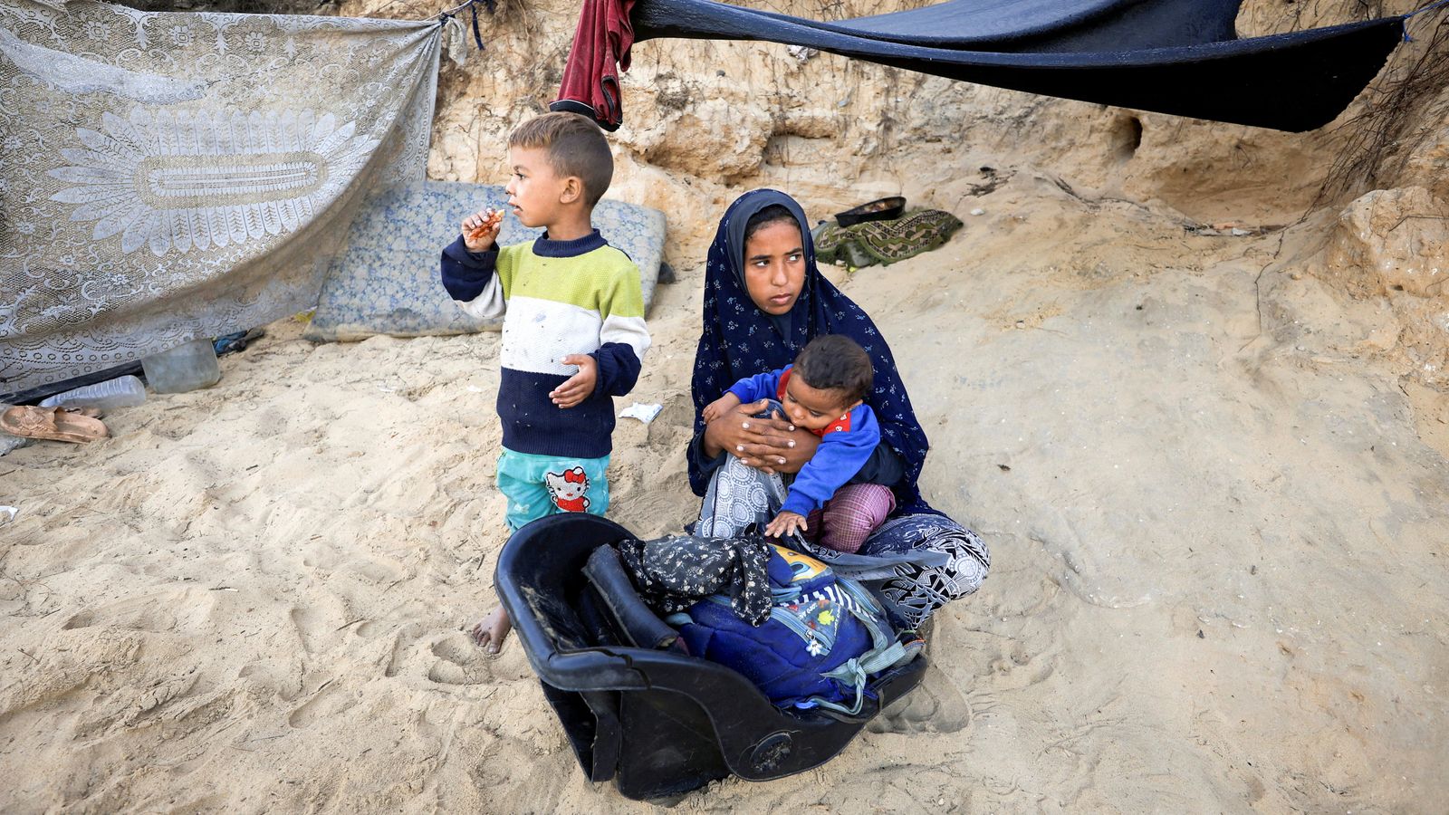 MPs tell Starmer it's 'more urgent than ever' to create Ukraine-style family visa for Gazans