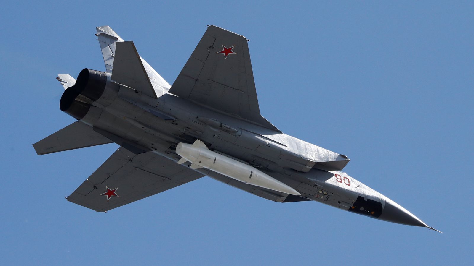 NATO Leaders Warn Russia Against Airspace Violations Amid Rising Tensions