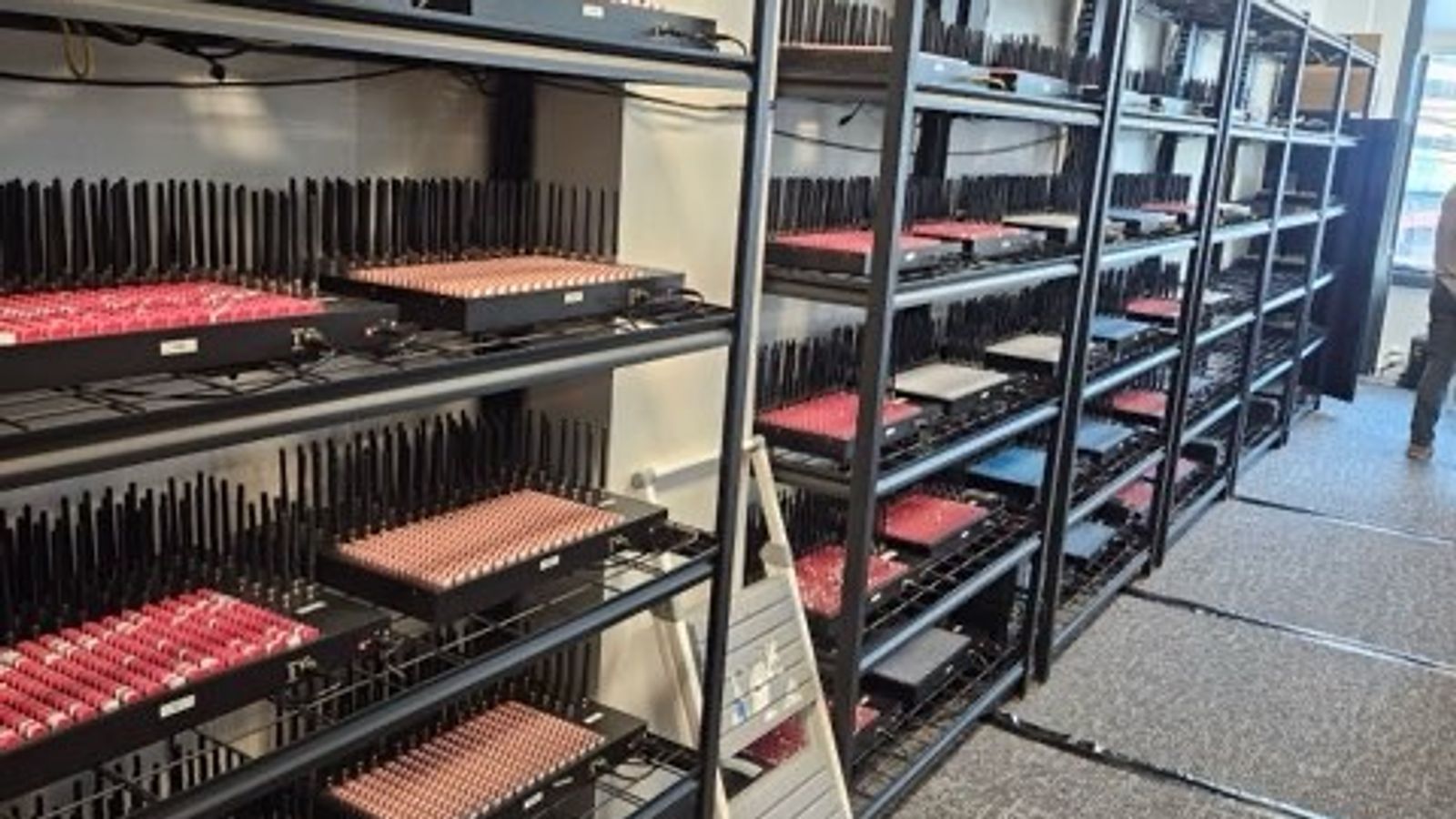 Secret Service agents dismantle 'criminal' electronic network that could shut down New York mobile phone system, say officials