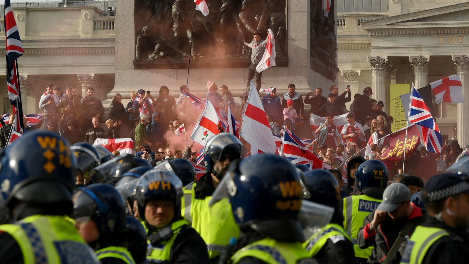25 arrested and officers injured - as up to 150,000 people join 'Unite the Kingdom' march in London