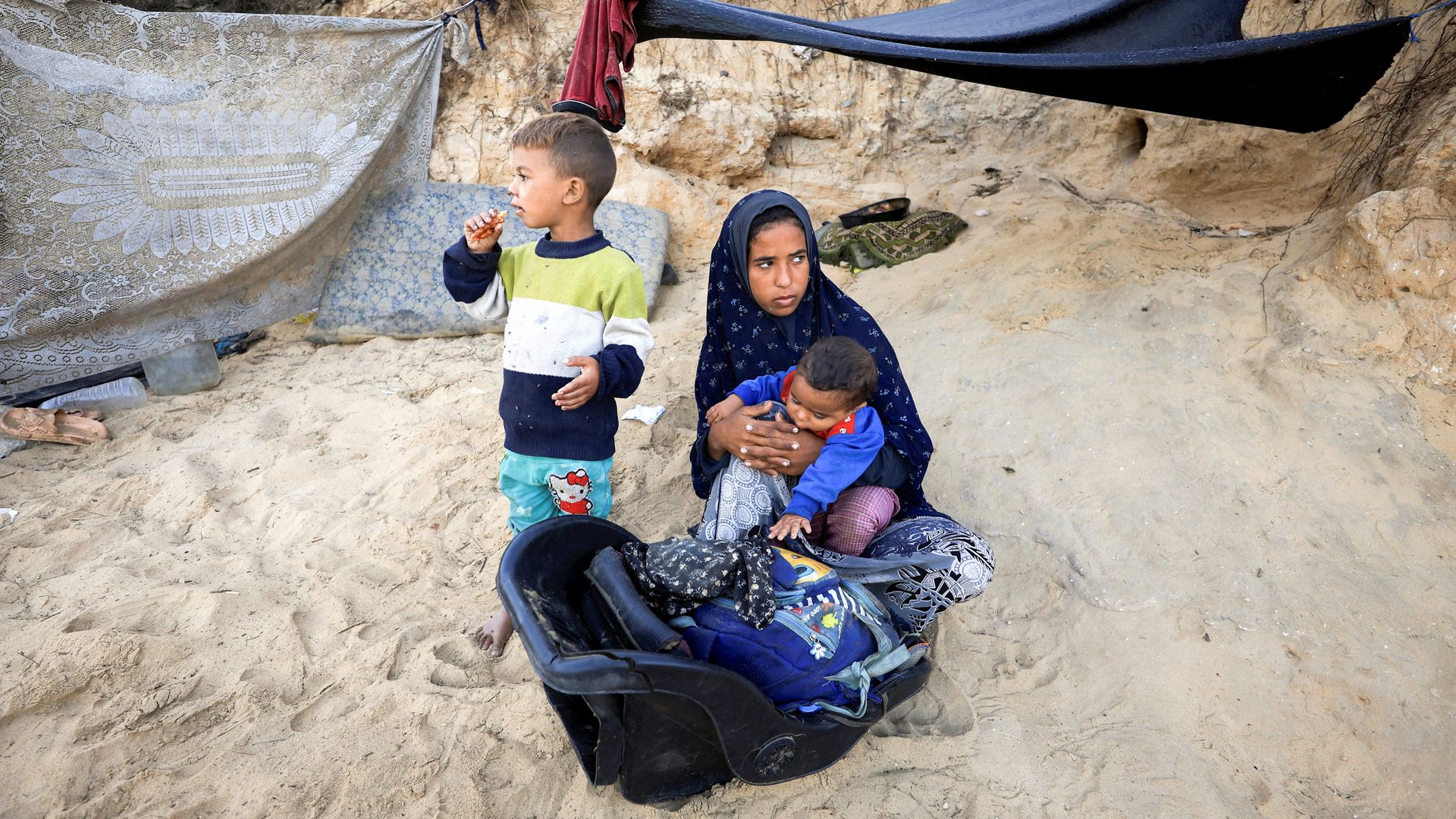 MPs tell Starmer it's 'more urgent than ever' to create Ukraine-style family visa for Gazans