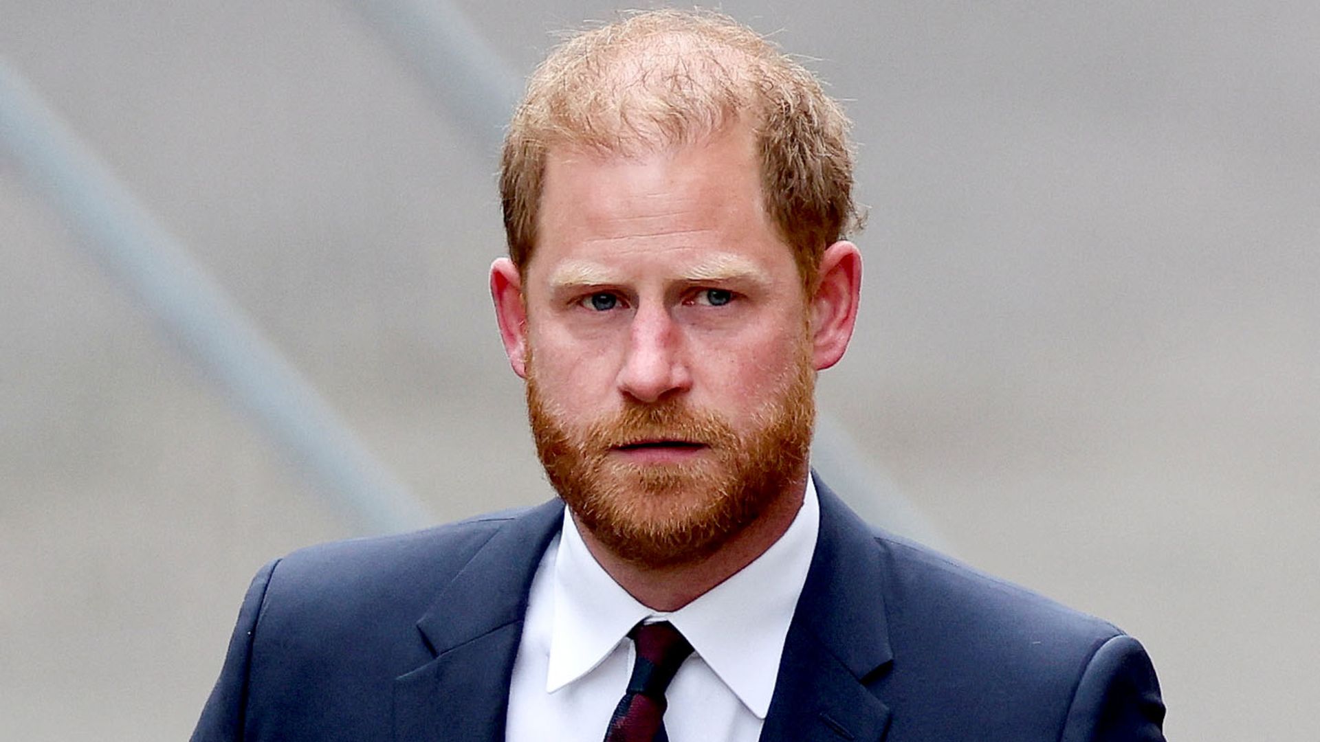 Harry visits Windsor to leave flowers and pay respects to late Queen