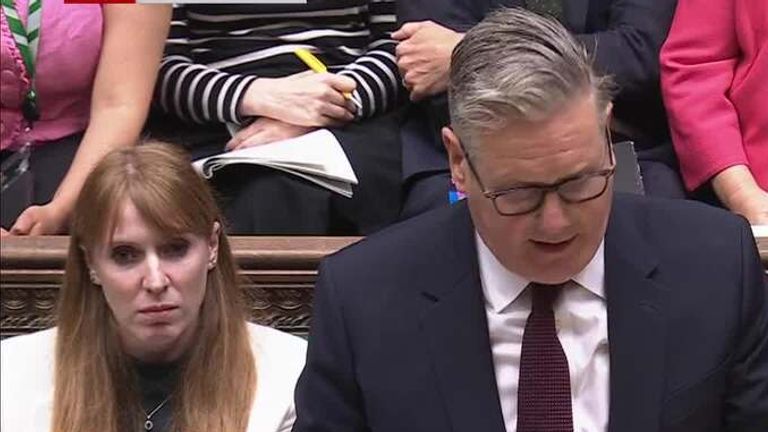 Starmer apoia Rayner nas perguntas do primeiro-ministro