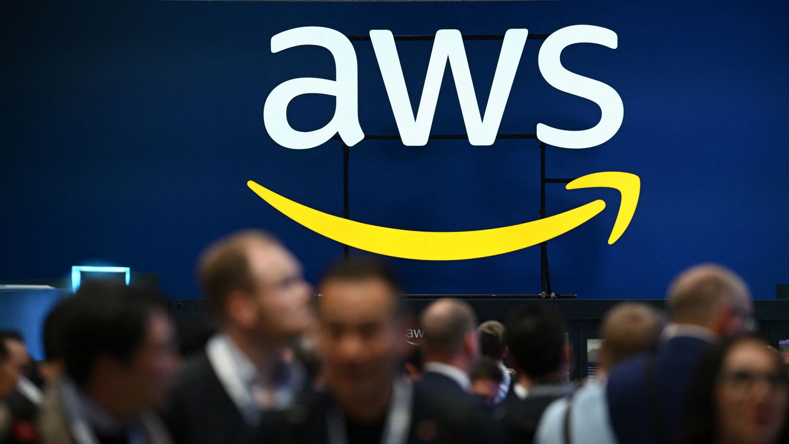 Internet outage as it happened: Major issues lasting hours hit more than 1,000 companies