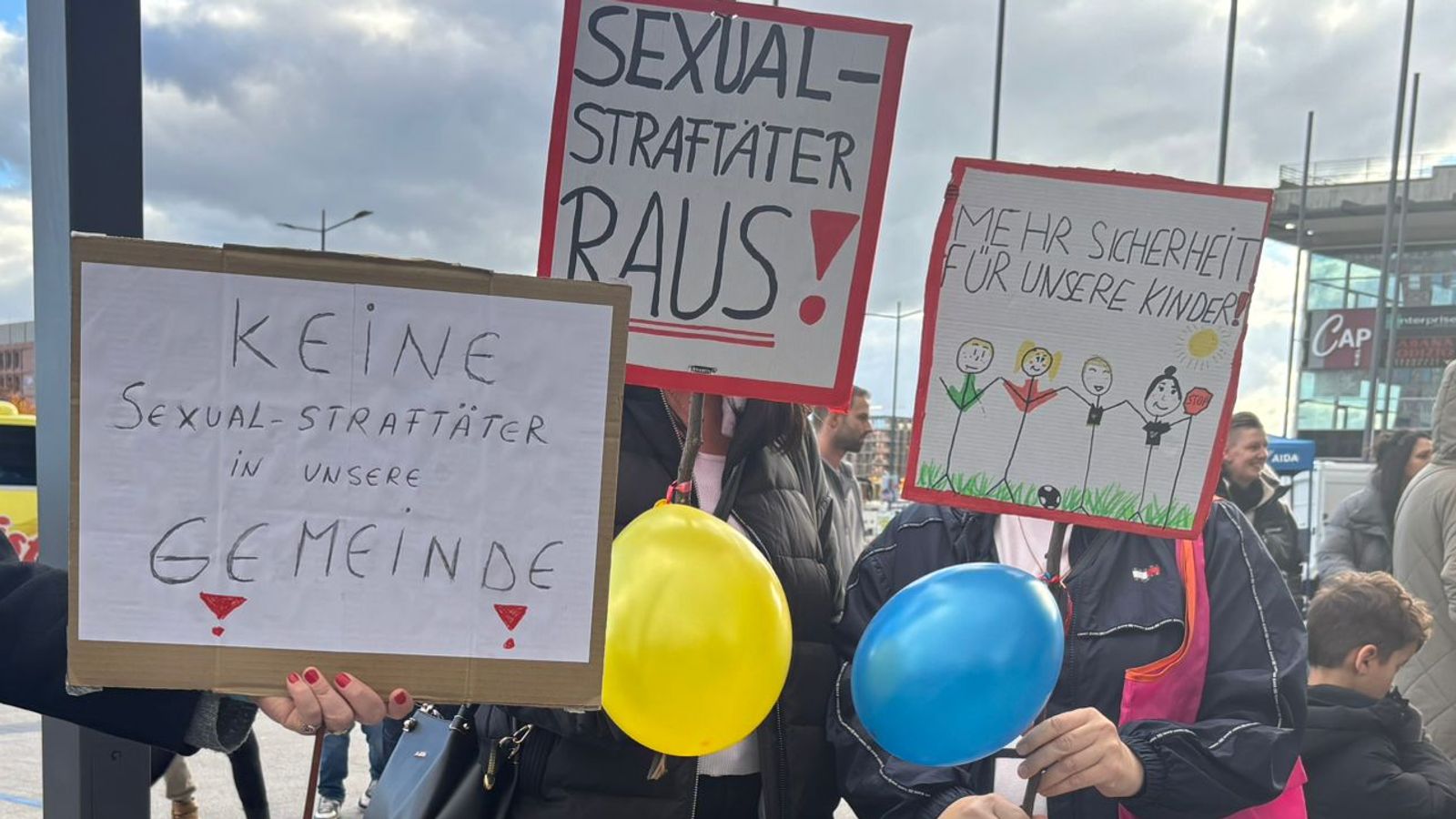 Protesters in Germany demand removal of Madeleine McCann suspect