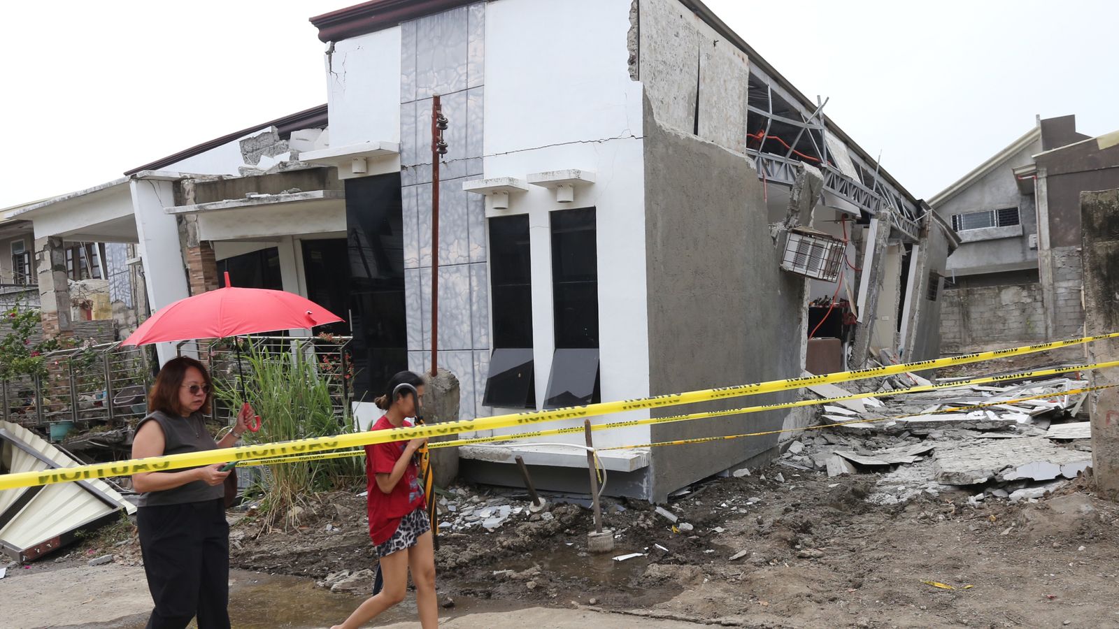 Tsunami warnings issued after 7.4-magnitude earthquake in the Philippines