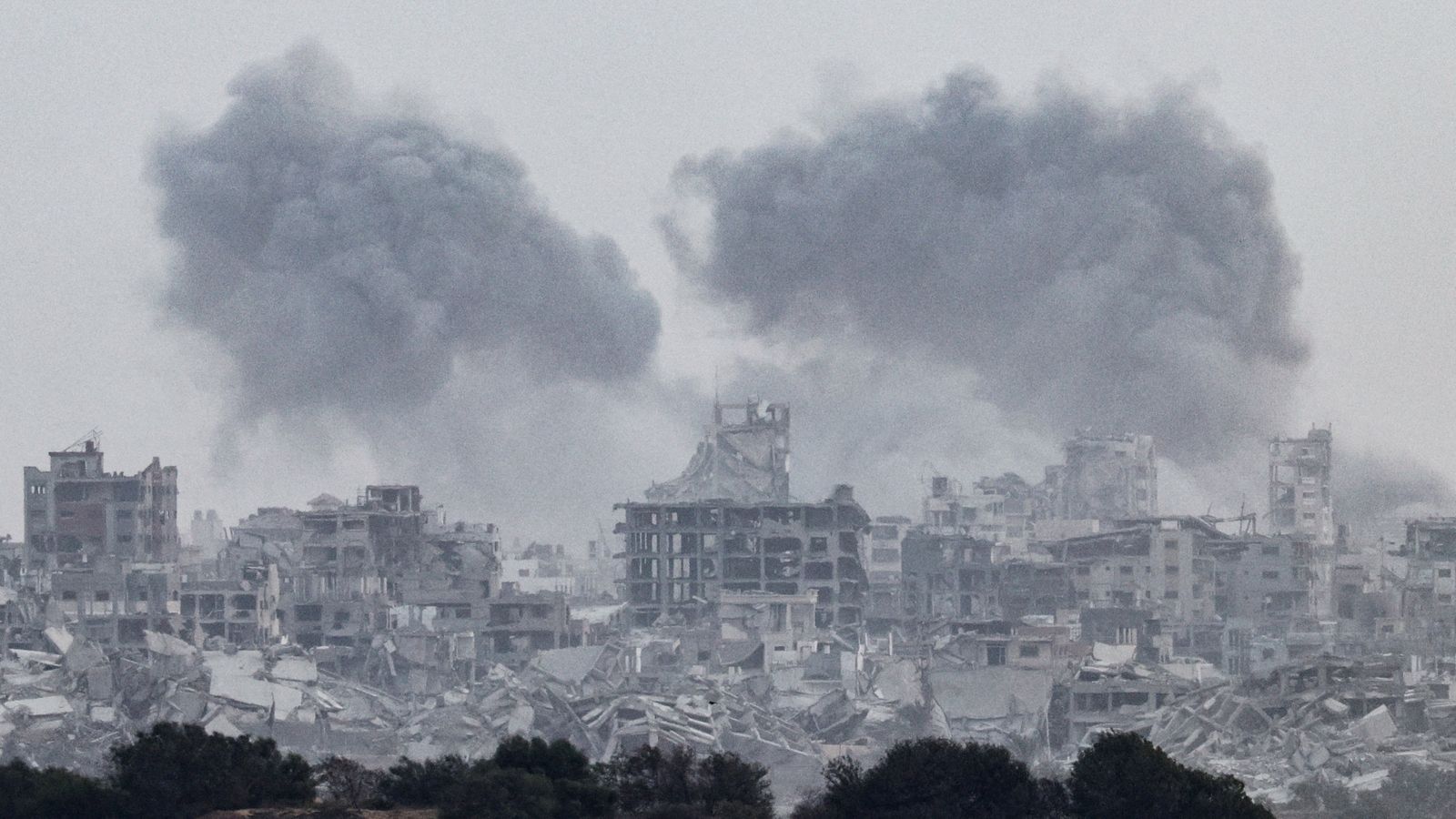 Donald Trump urges Gaza peace talks 'move fast' or 'massive bloodshed will follow'