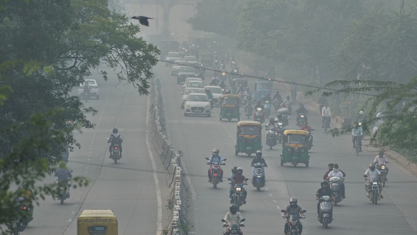 Hazardous smog blankets New Delhi after Diwali fireworks