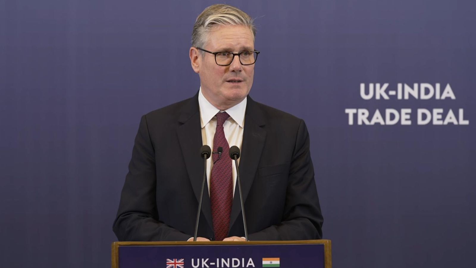 Starmer denies ministers involved in China spy trial collapse