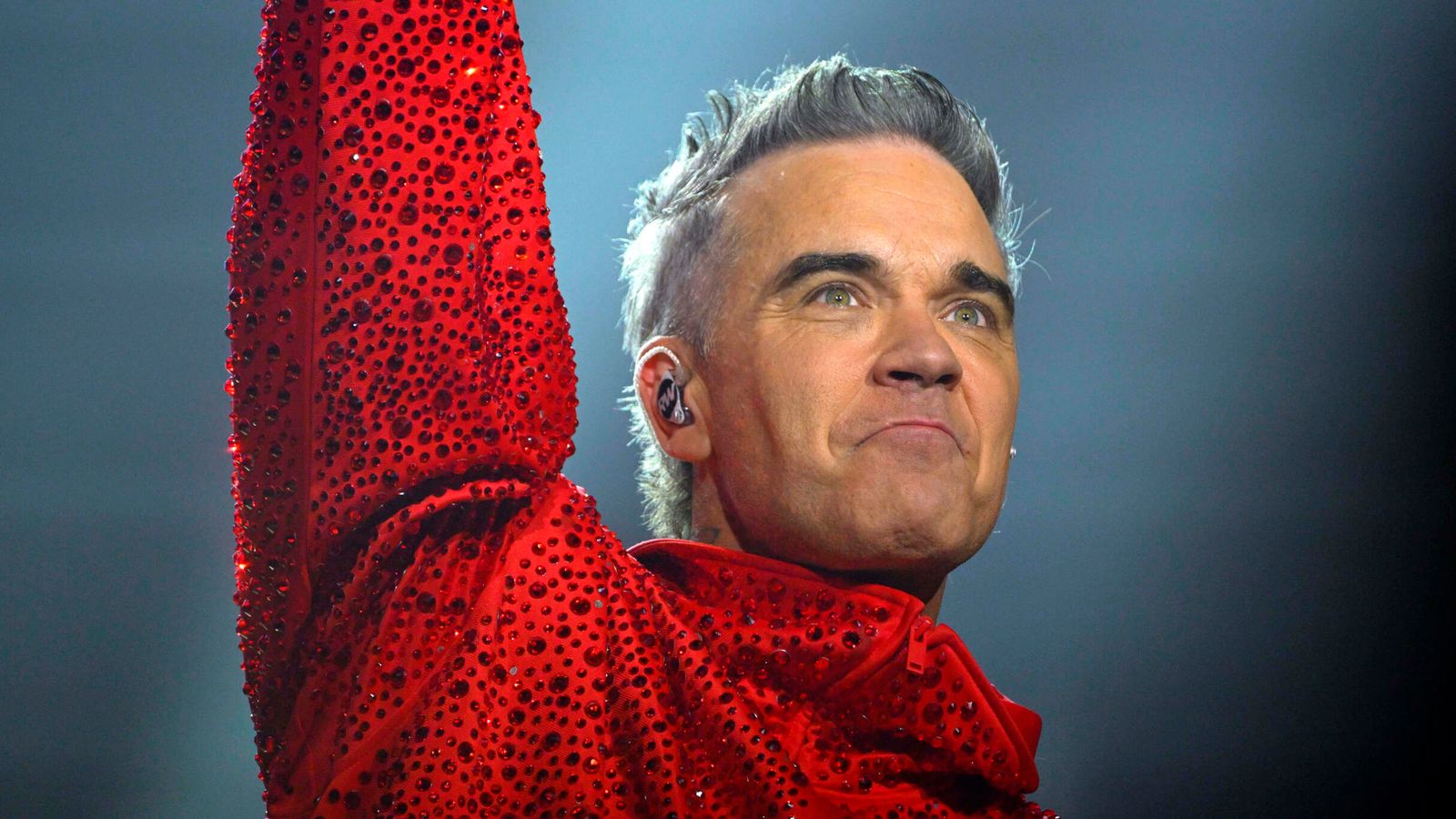 Robbie Williams forced to cancel world tour gig in ‘interests of public safety’