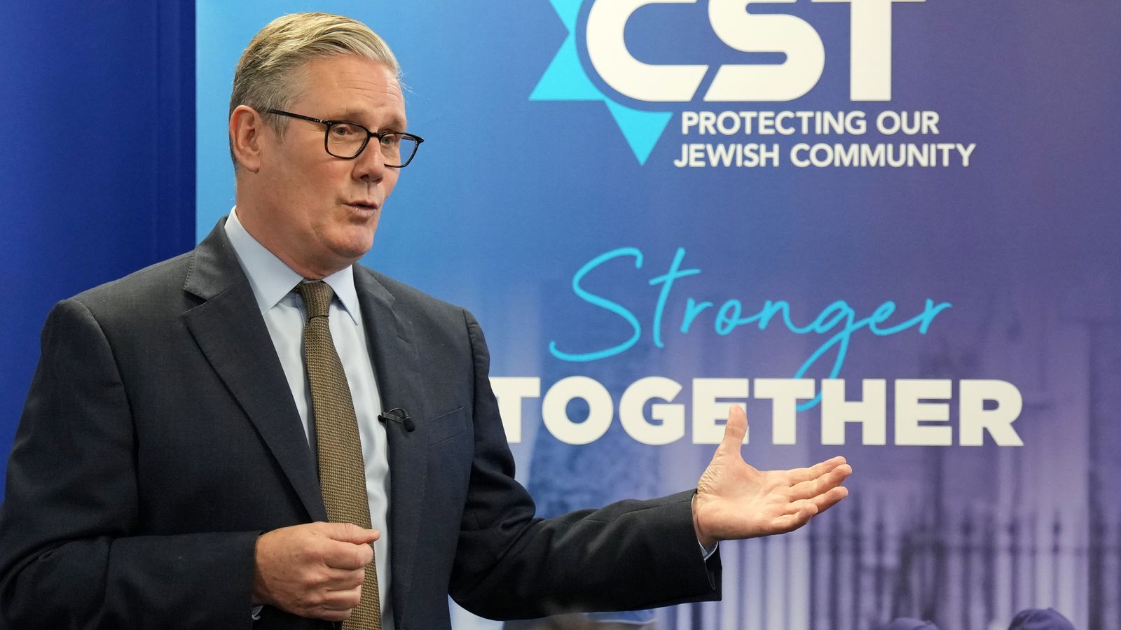 Starmer orders mandatory antisemitism training for NHS staff