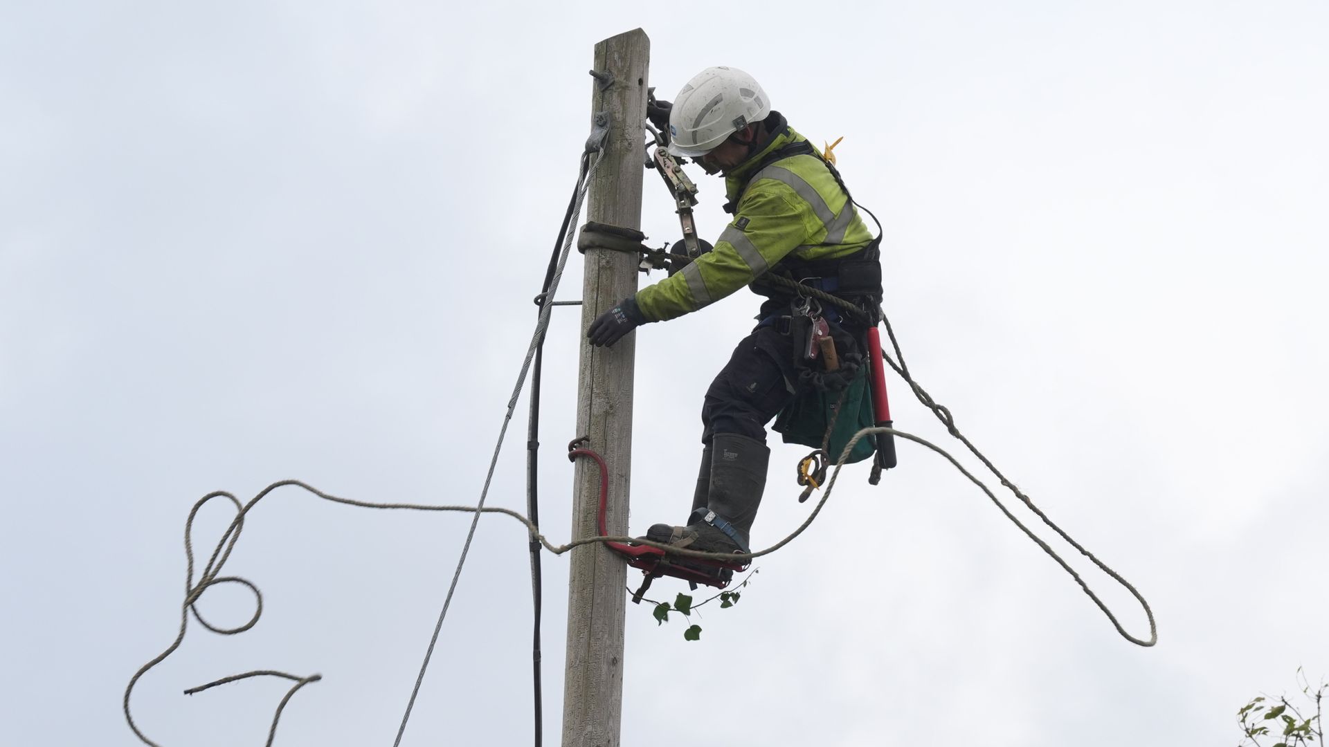 Thousands of homes still without power after Storm Amy