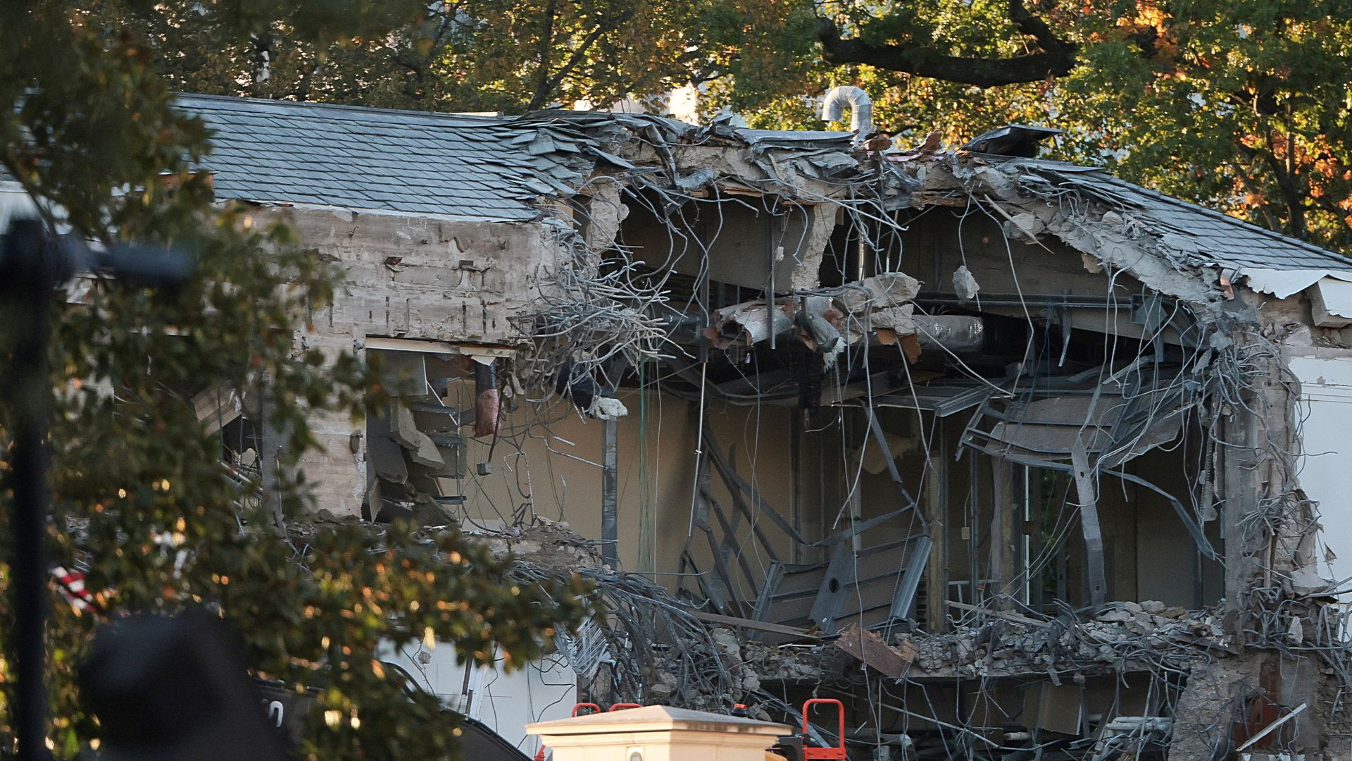 Demolition begins on White House East Wing for Trump's &#163;186m ballroom