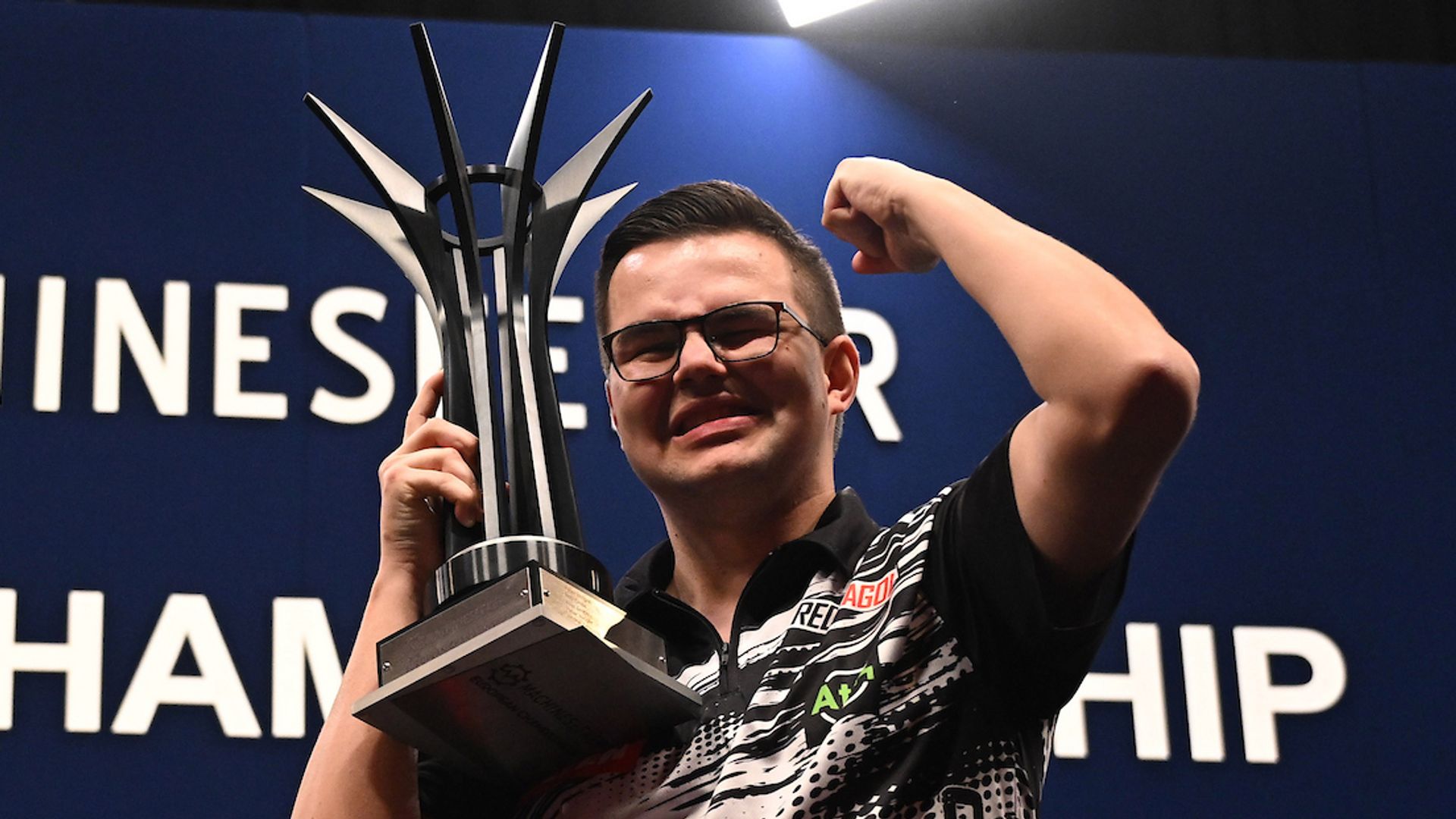 Van Veen stuns Humphries in last-leg thriller to win European Championship