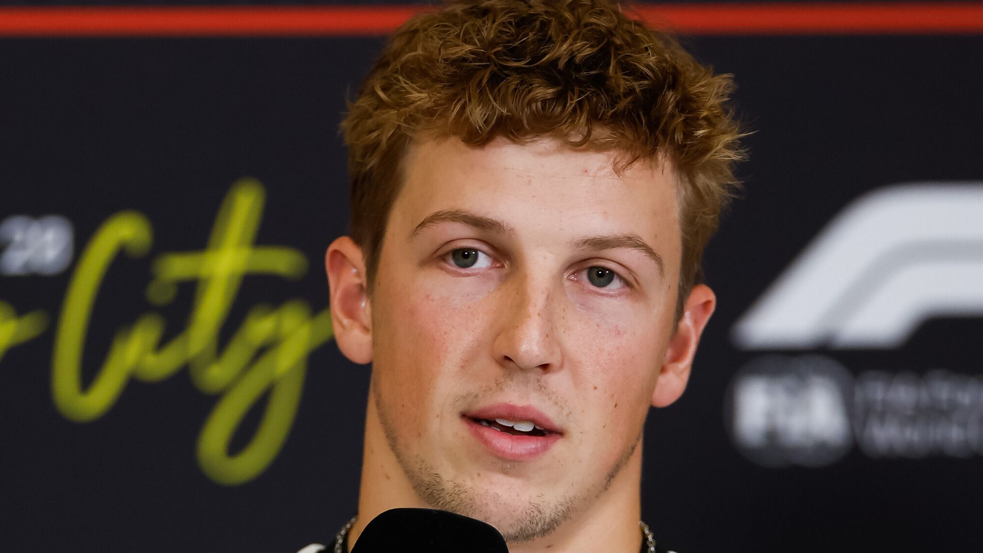 Mexican federation criticises Lawson over near-miss with F1 marshals Mexican federation criticises Lawson over near-miss with F1 marshals