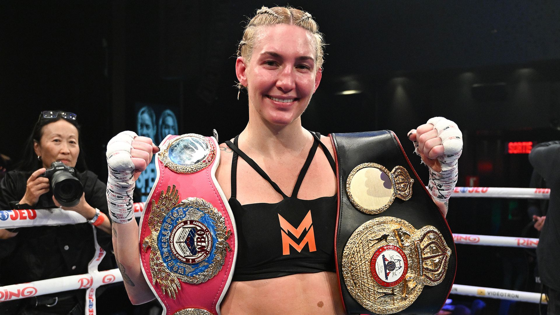 Mayer dominates Spencer to unify super-welterweight belts