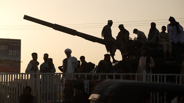 Afghans deported from Iran first move to the city of Herat