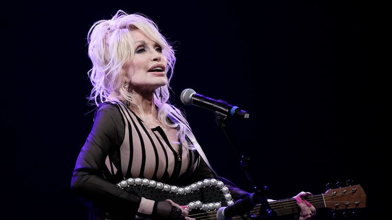 Country Music Legend Dolly Parton Dies US News Sky News country-music-legend-dolly-parton-dies-us-news-sky-news