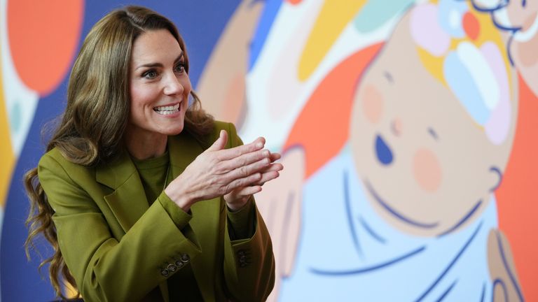 Kate, księżna Walii, wywołała podziały wśród użytkowników mediów społecznościowych w związku ze swoimi komentarzami na temat czasu ekranowego. Zdjęcie: AP