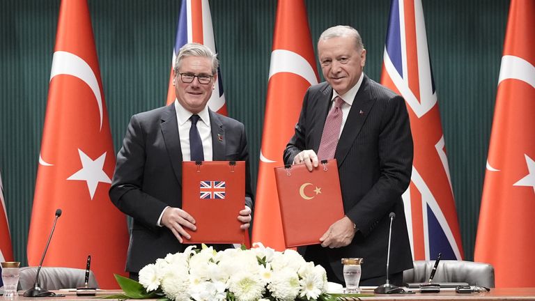 ব্রিটেন 20 ইউরোফাইটার টাইফুন জেট 8 বিলিয়ন পাউন্ড চুক্তিতে তুর্কিয়েকে বিক্রি করবে ব্রিটেন 20 ইউরোফাইটার টাইফুন জেট 8 বিলিয়ন পাউন্ড চুক্তিতে তুর্কিয়েকে বিক্রি করবে