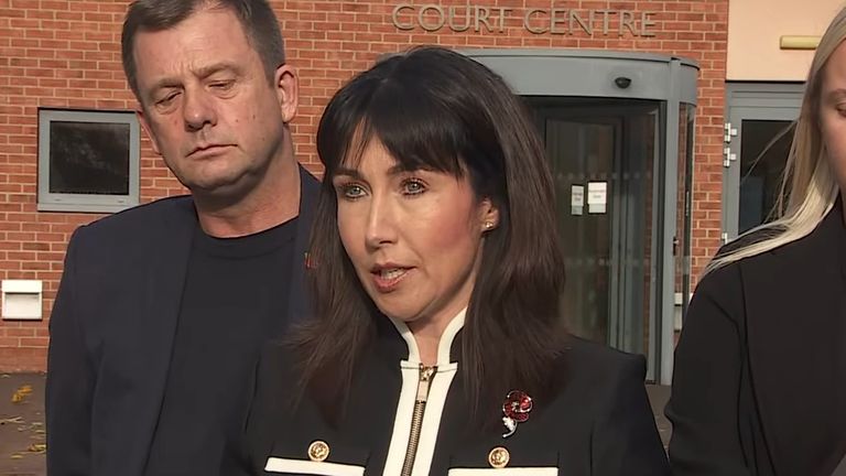 Leighann McCready askeri mahkeme önünde