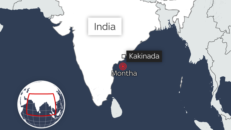 A map showing Montha off the coast of India around 10am (GMT) on 28 October
