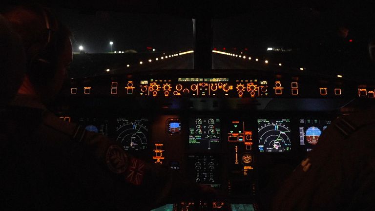 Widok z kokpitu tankowca RAF Voyager