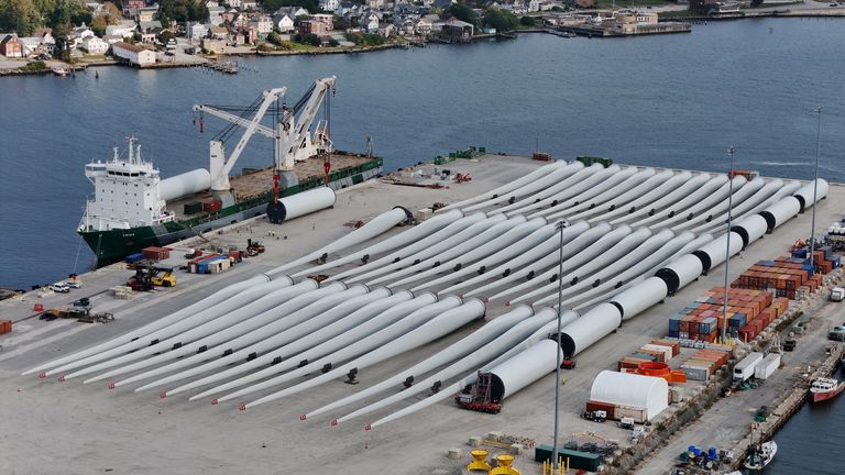 Budowa Revolution Wind jest kontynuowana, ale projekt nie jest jeszcze podłączony do sieci. Zdjęcie: Reuters