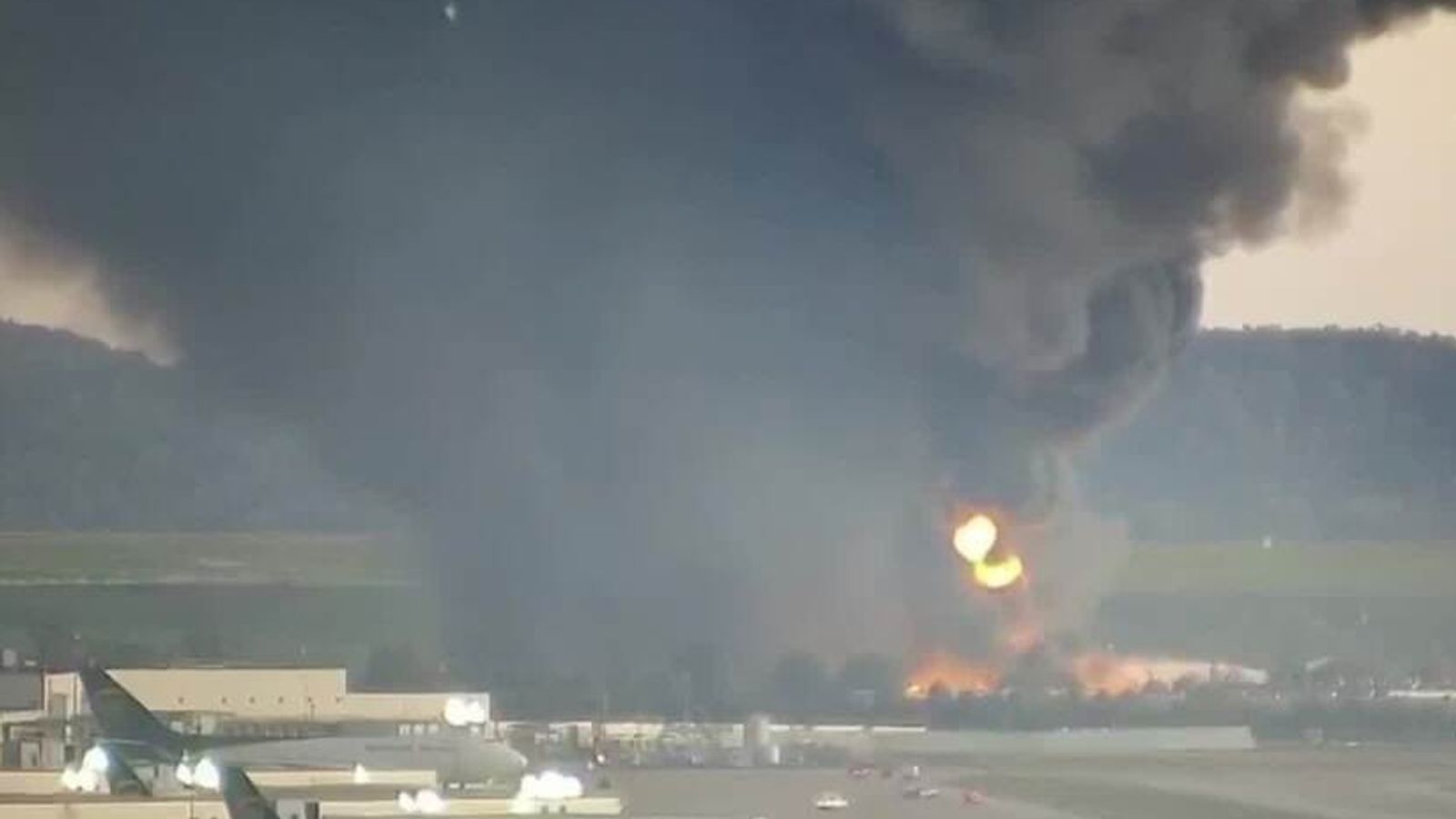 Cargo plane crashes at airport in Kentucky