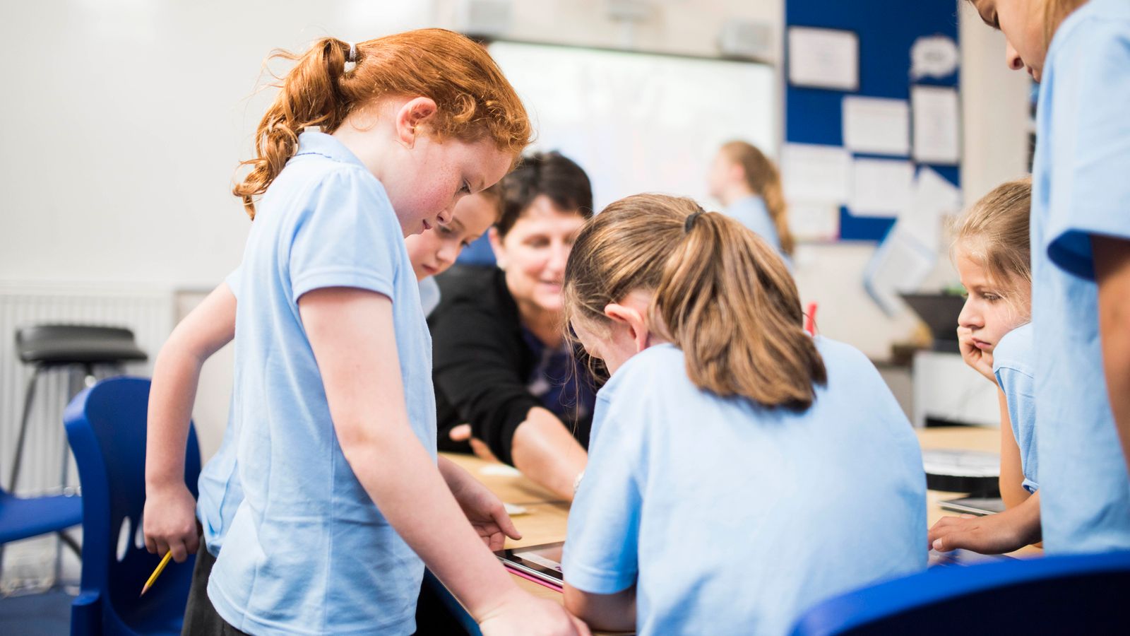 Biggest schools shake-up in a decade to cut GCSE exam time - and add AI and fake news lessons